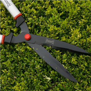 W/S Wavy Blade Hedge Shears 332W